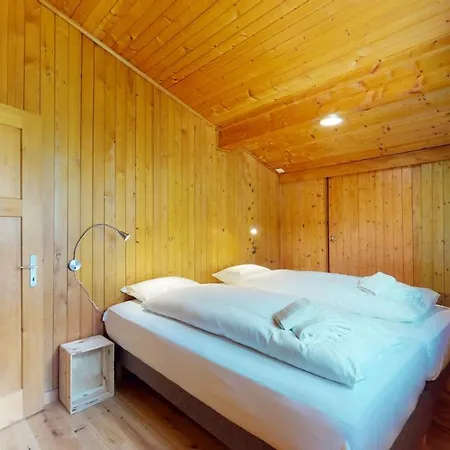 With Spectacular View Of The Peaks Apartment *