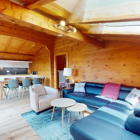 With Spectacular View Of The Peaks Apartment