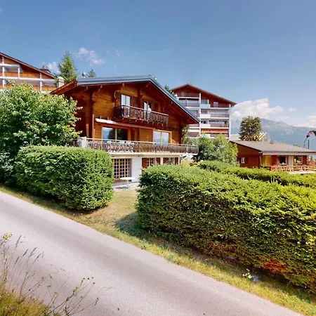 With Spectacular View Of The Peaks Apartment *
