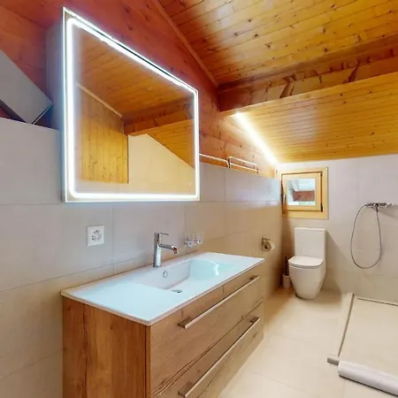 With Spectacular View Of The Peaks Apartamento *