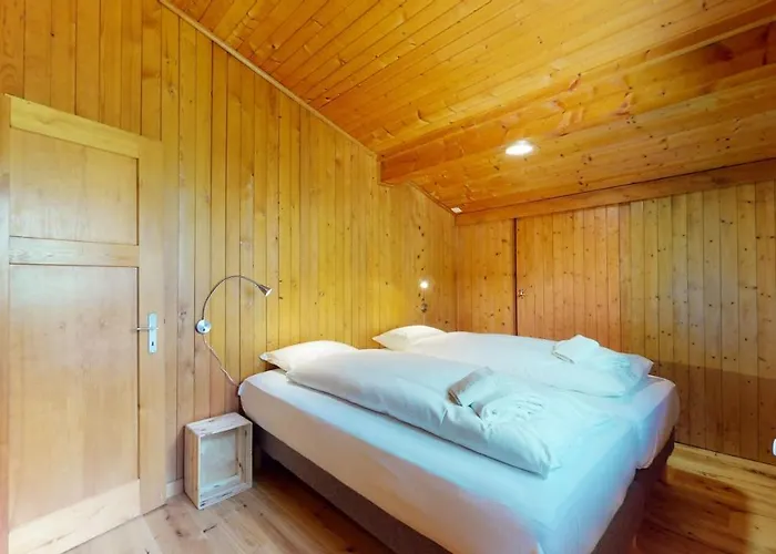 With Spectacular View Of The Peaks Apartment *