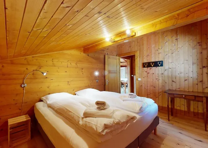 With Spectacular View Of The Peaks Apartment